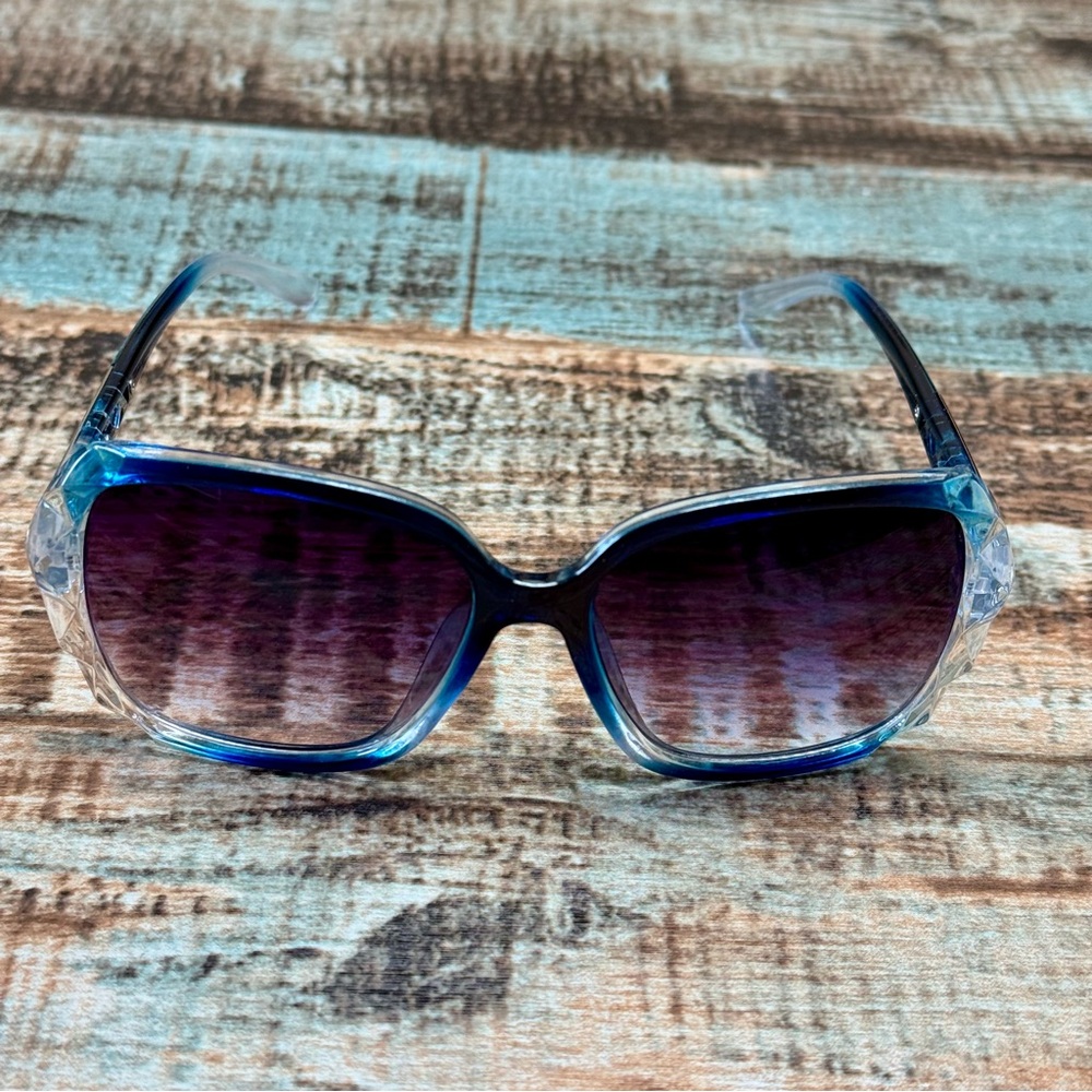 Women’s Blue Fashion Sunglasses & Case - Picture 2 of 15